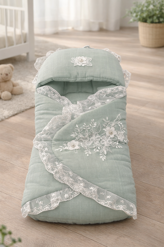 Classic Lace Baby Nest