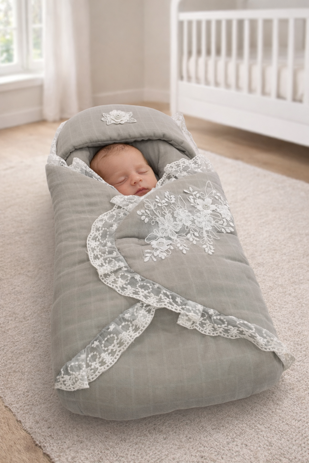 Classic Lace Baby Nest