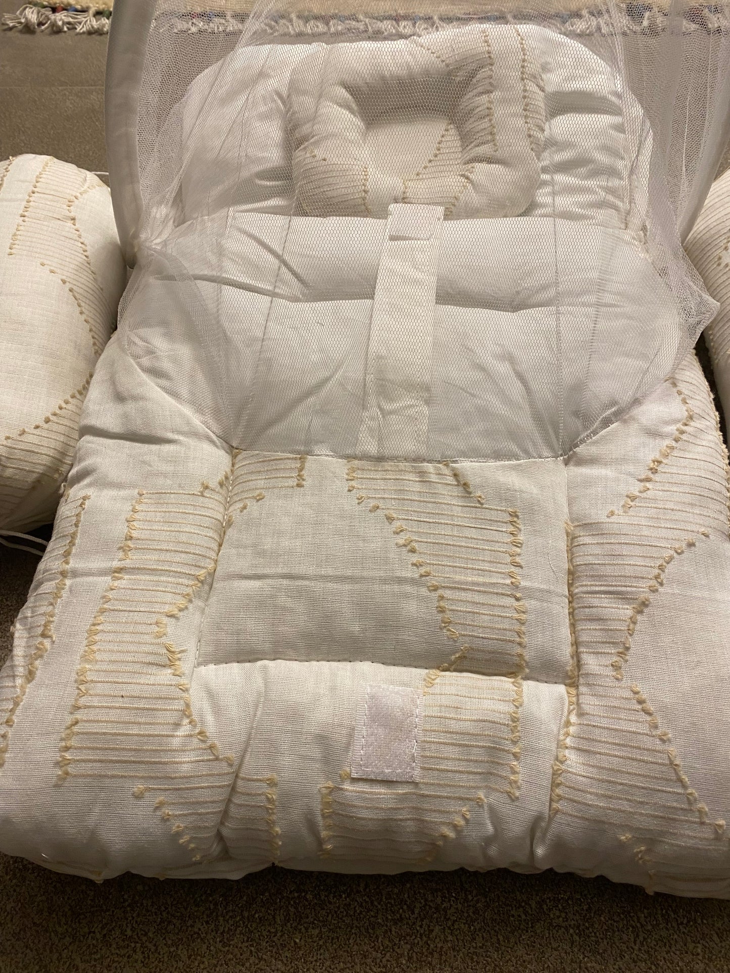 Premium Baby Nest Set – 4 Pcs (Net + Pillows)