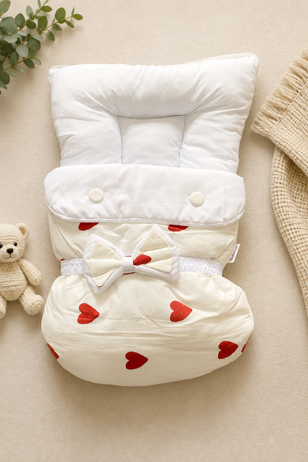 Cream Heart Print Carry Nest