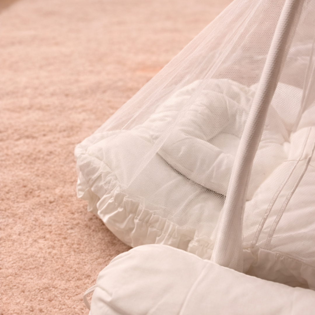 Classic White Baby Nest Set – 4 Pcs (Net + Pillows)